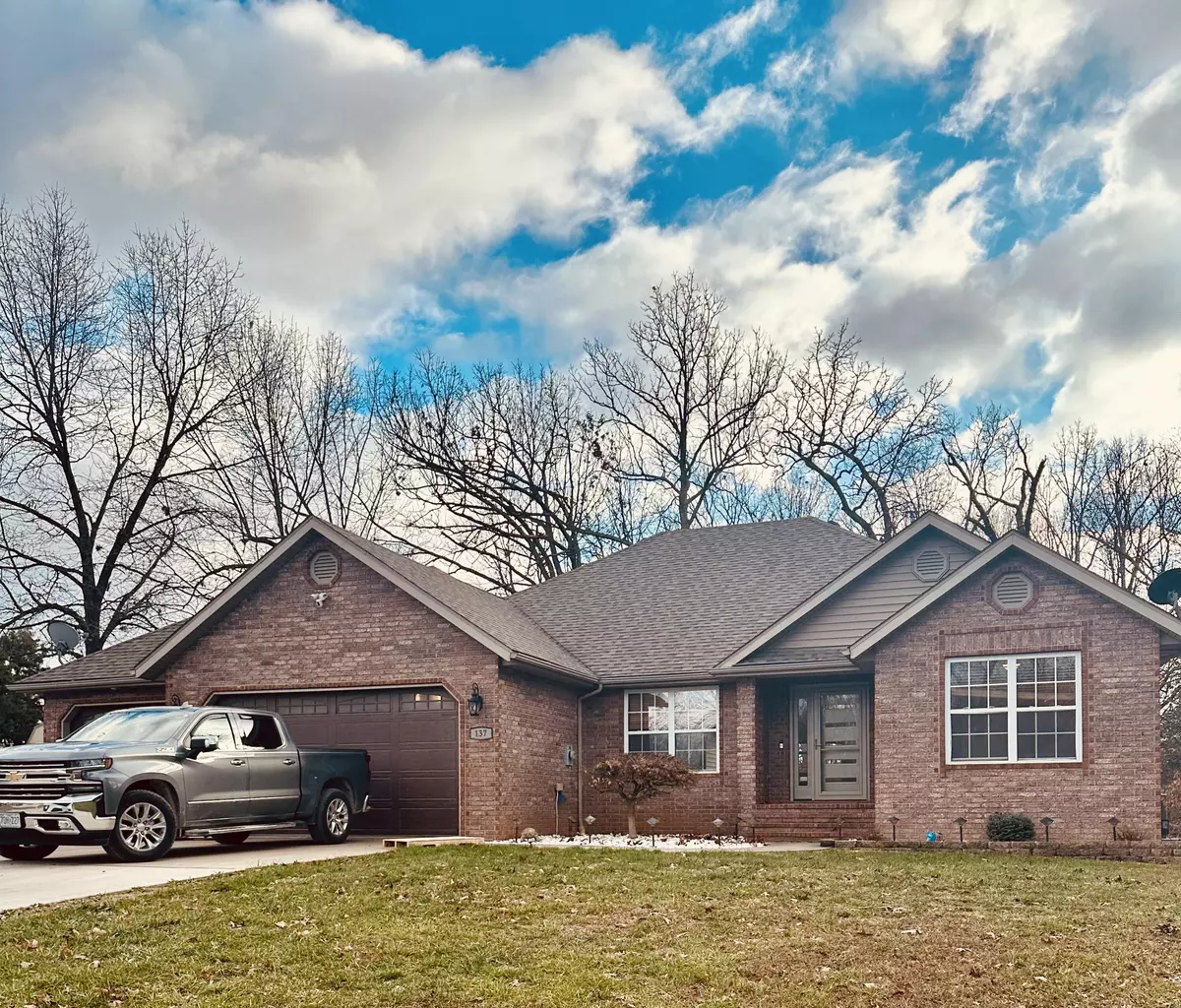 Marshfield, MO 65706,137 Stonebrooke DR