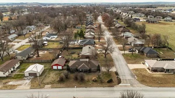 Bolivar, MO 65613,1808 S Hedgewood DR