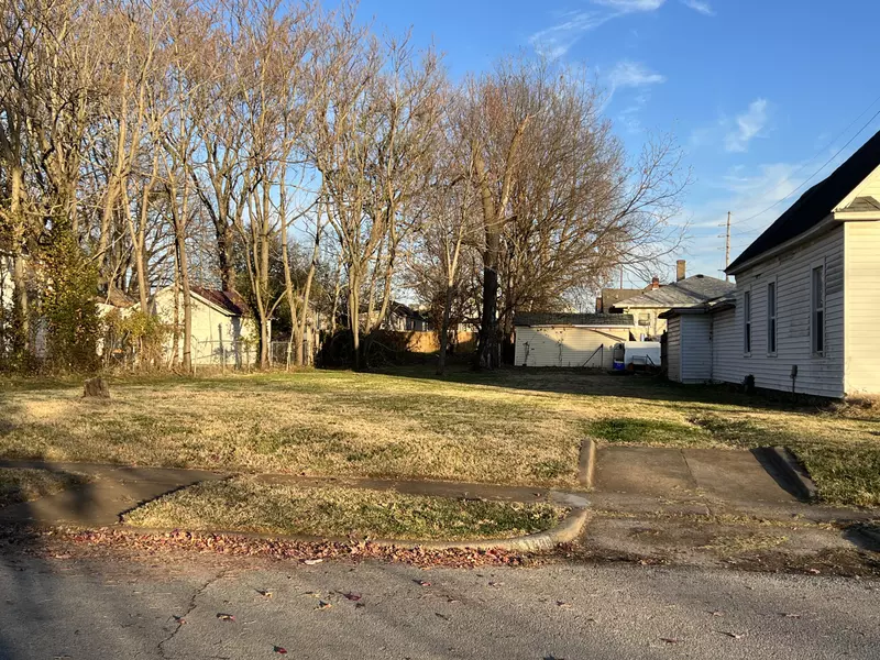 1608 N Main AVE, Springfield, MO 65803