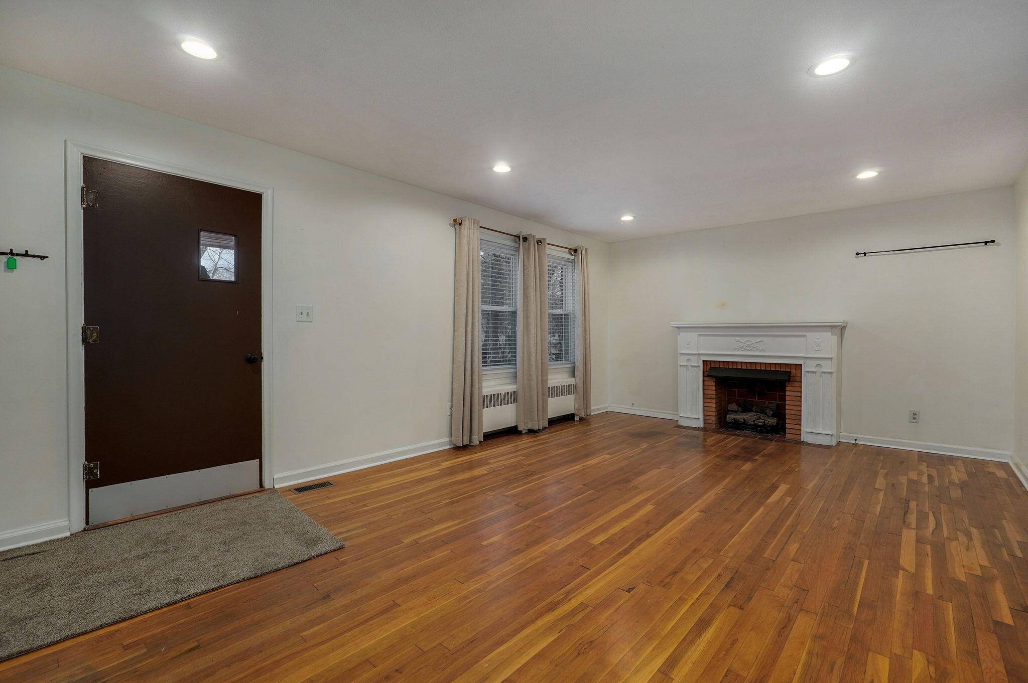 Springfield, MO 65804,2364 E Manchester ST