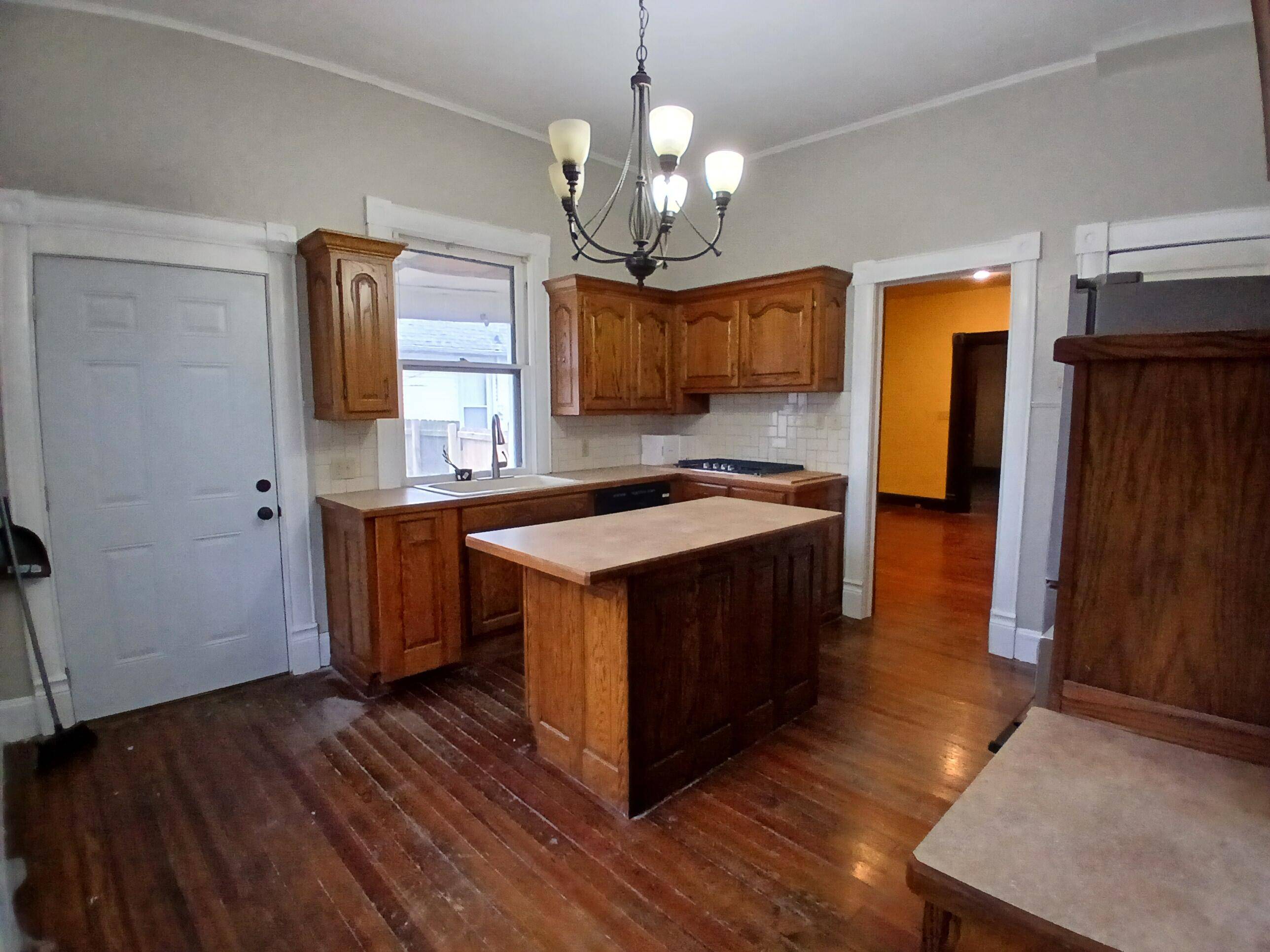 Springfield, MO 65802,521 W Nichols ST