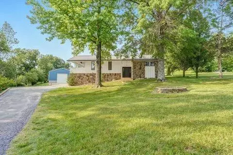 Marshfield, MO 65706,320 W Hubble DR