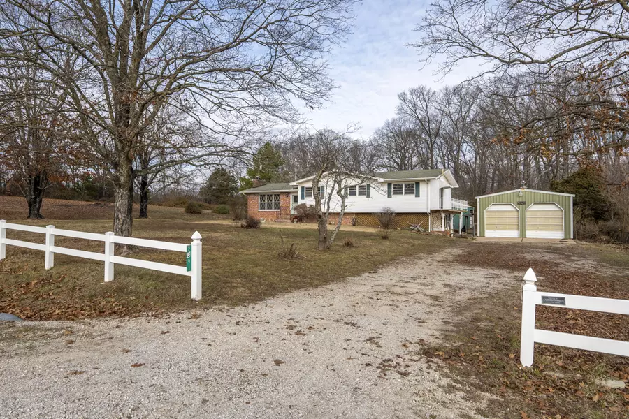 2391 Dodge Hollow RD, Crane, MO 65633