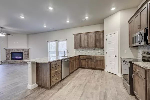 Carterville, MO 64835,902 N Fountain ST