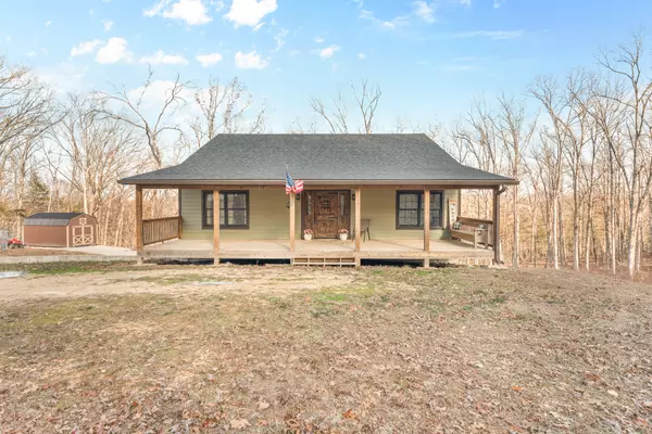 429 Falling Star RD, Lampe, MO 65681