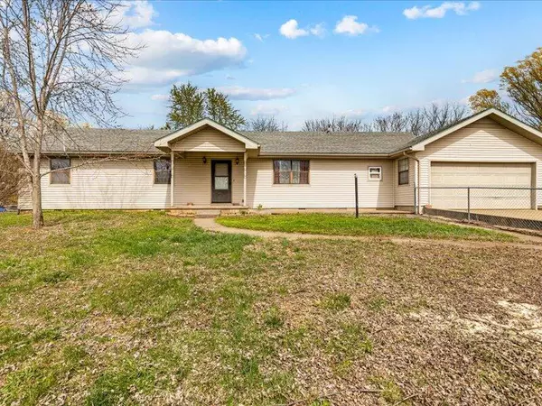 1725 Kessler BLVD, Brighton, MO 65617