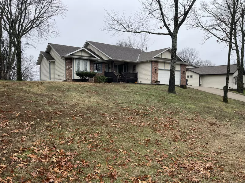 6 Midview DR, Kimberling City, MO 65686