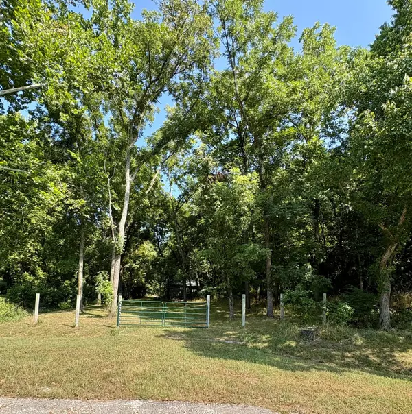 18284 B Gazelle DR, Neosho, MO 64850