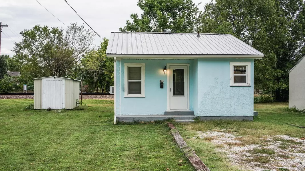 641 W Maple ST, Marshfield, MO 65706