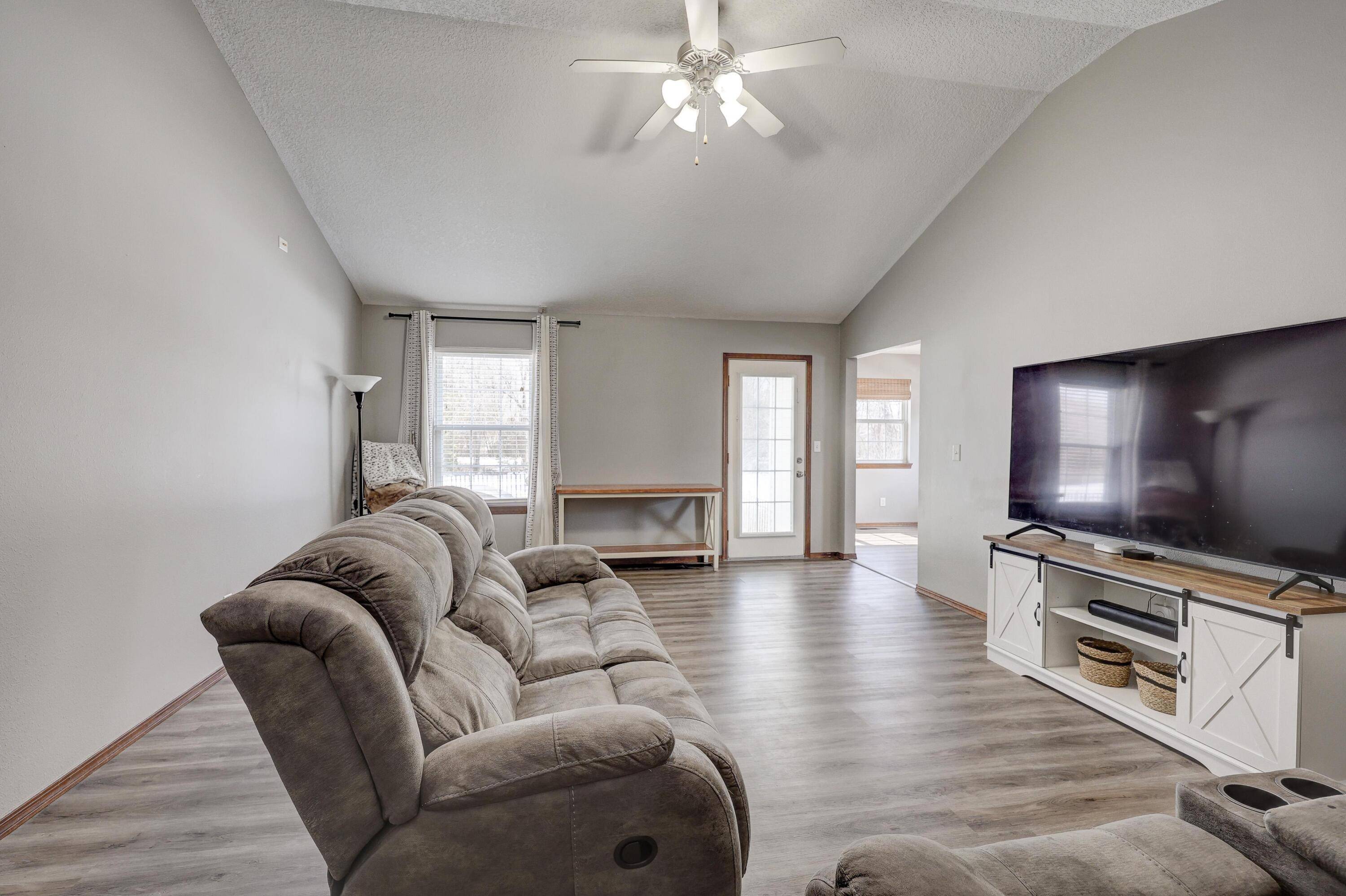 Webb City, MO 64870,1413 W 15th CIR