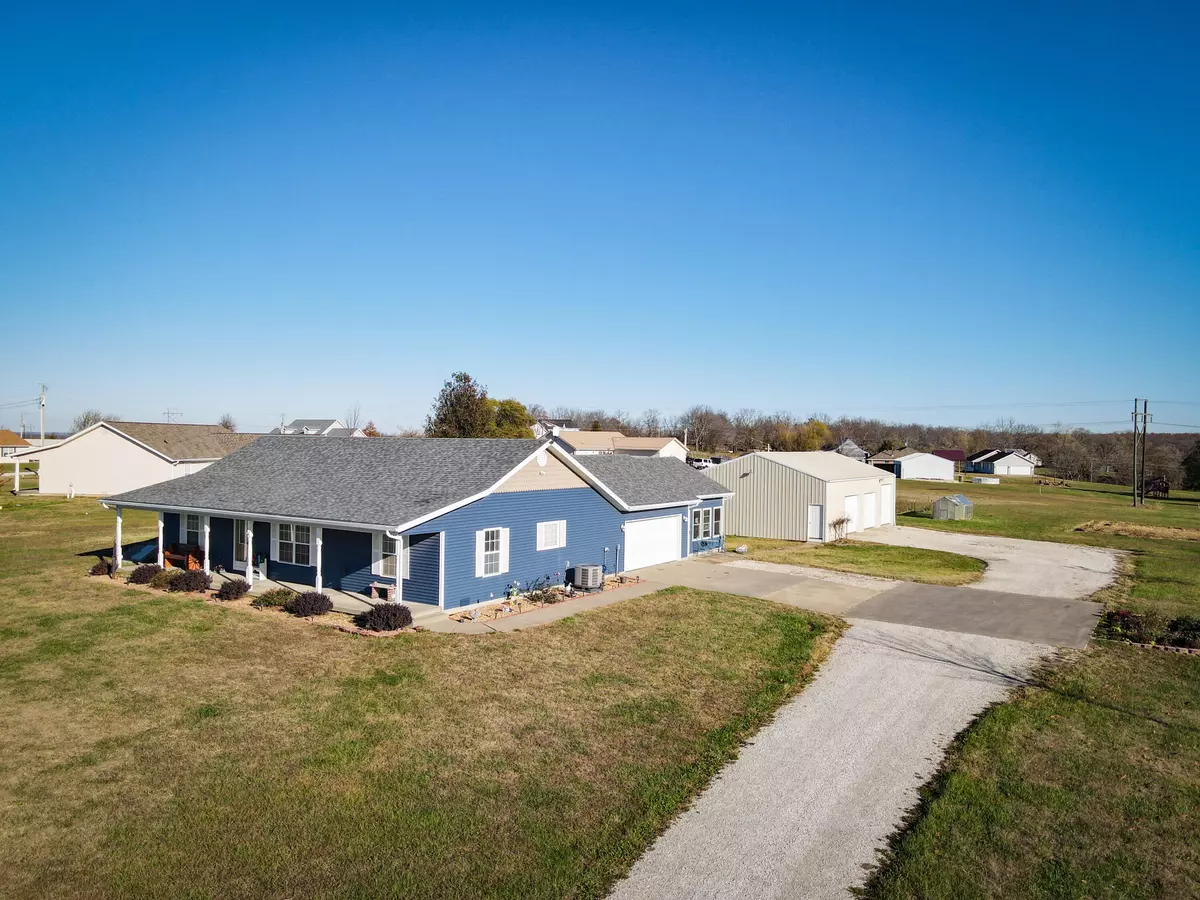 Bolivar, MO 65613,1633 E 512th RD