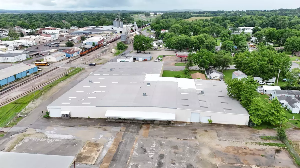 Mountain Grove, MO 65711,102 W Front ST