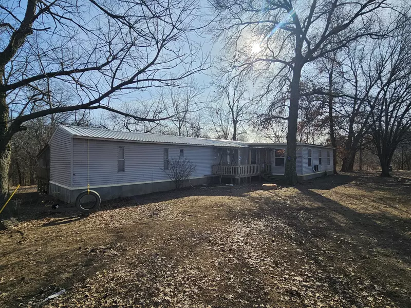 12613 S 1700 RD, Nevada, MO 64772