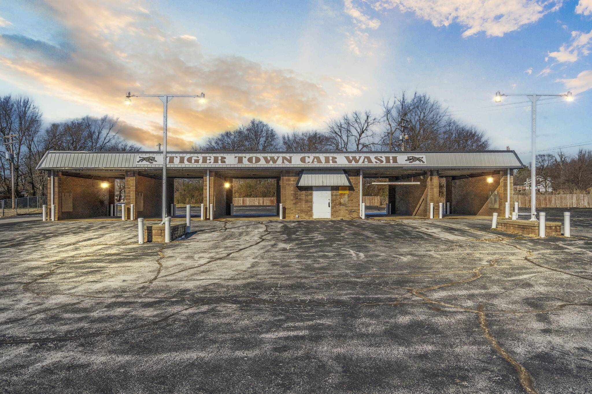 445 Us Highway 60, Republic, MO 65738