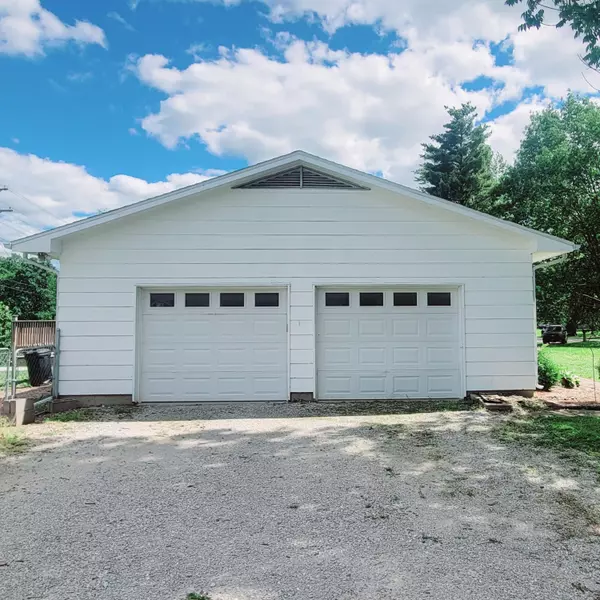 El Dorado Springs, MO 64744,1601 Ely DR