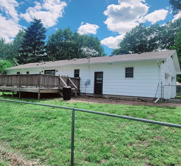 El Dorado Springs, MO 64744,1601 Ely DR