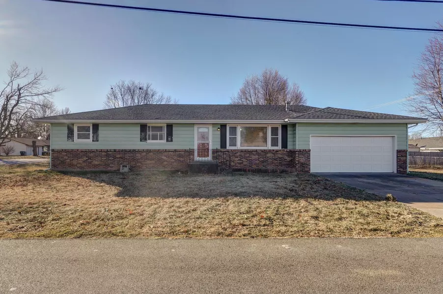 604 W Division ST, Mt Vernon, MO 65712