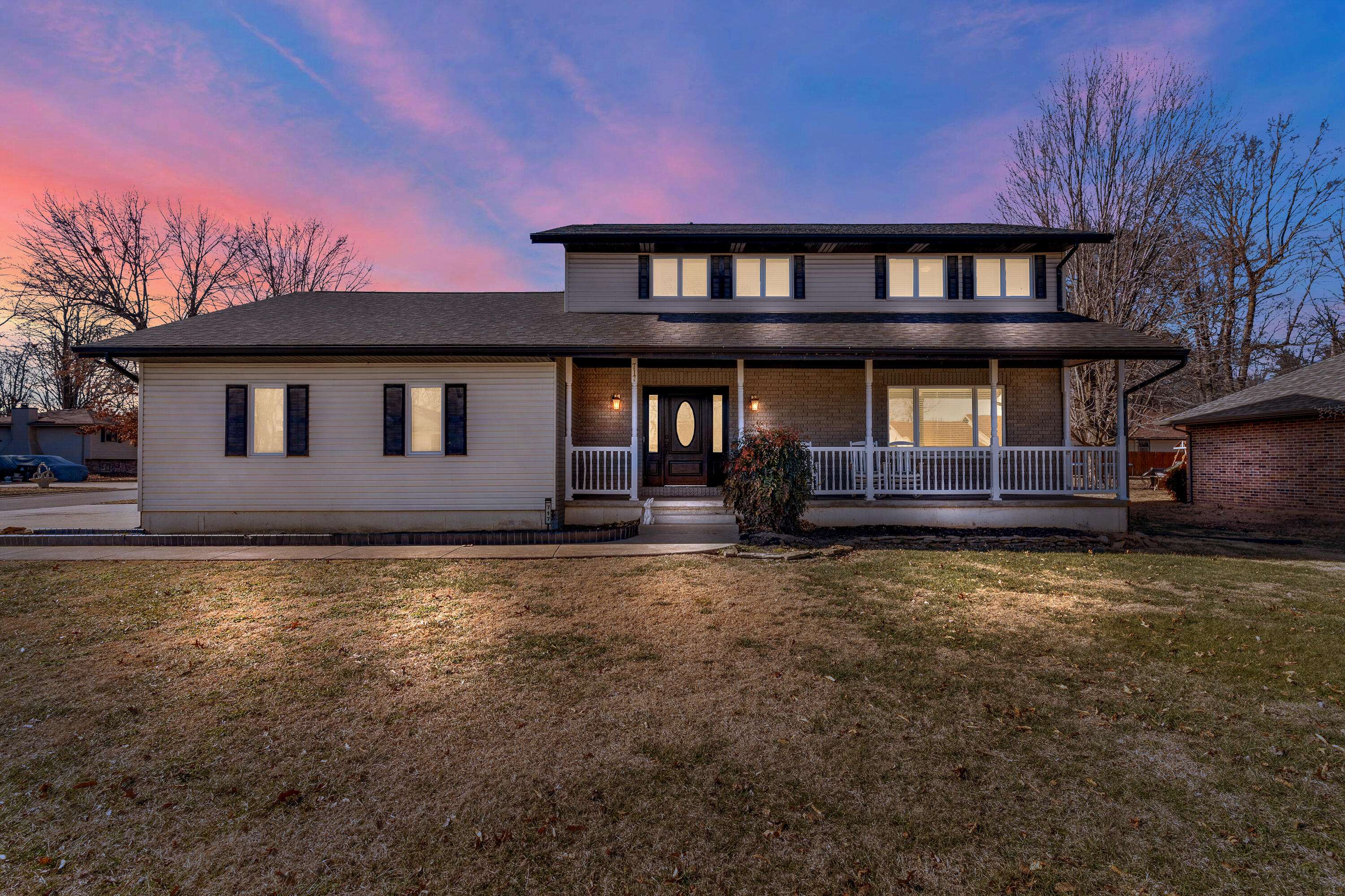 717 S Hampton AVE, Republic, MO 65738