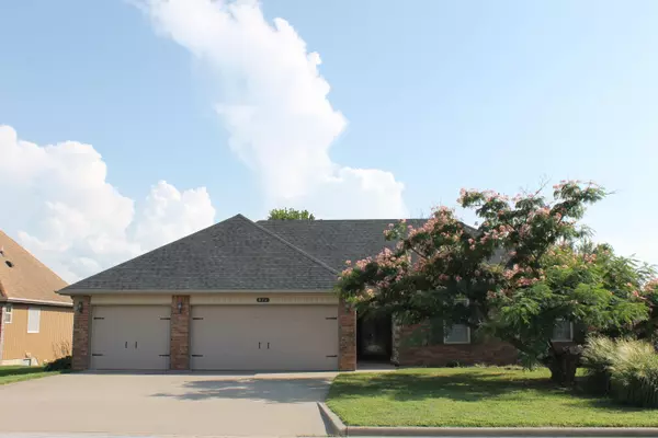 Nixa, MO 65714,816 E Roubidoux ST