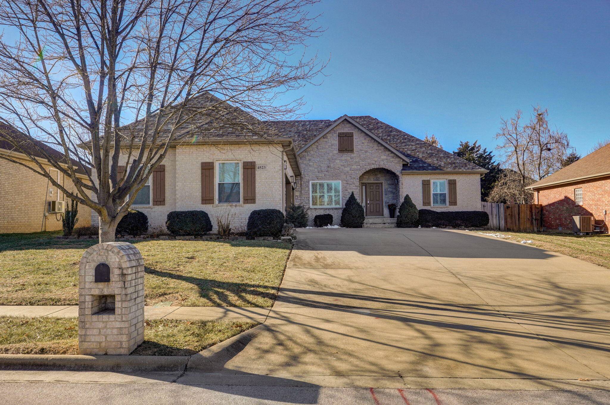 4523 S Troy AVE, Springfield, MO 65810