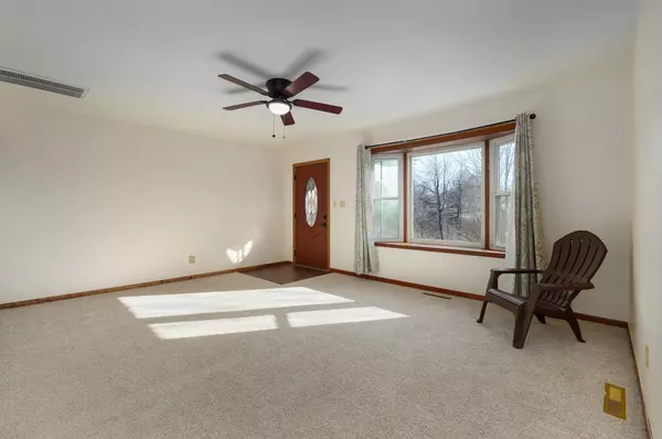 Miller, MO 65707,602 E Jones