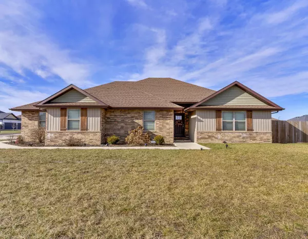 529 S Woodland Hills AVE, Rogersville, MO 65742