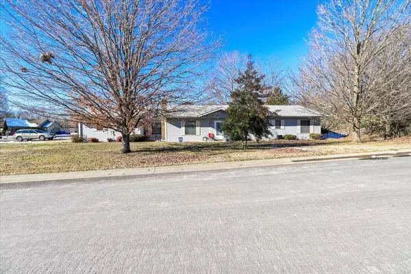 1901 Catalina DR, West Plains, MO 65775