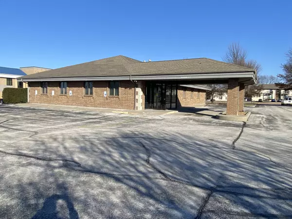 2711 S Meadowbrook AVE, Springfield, MO 65807