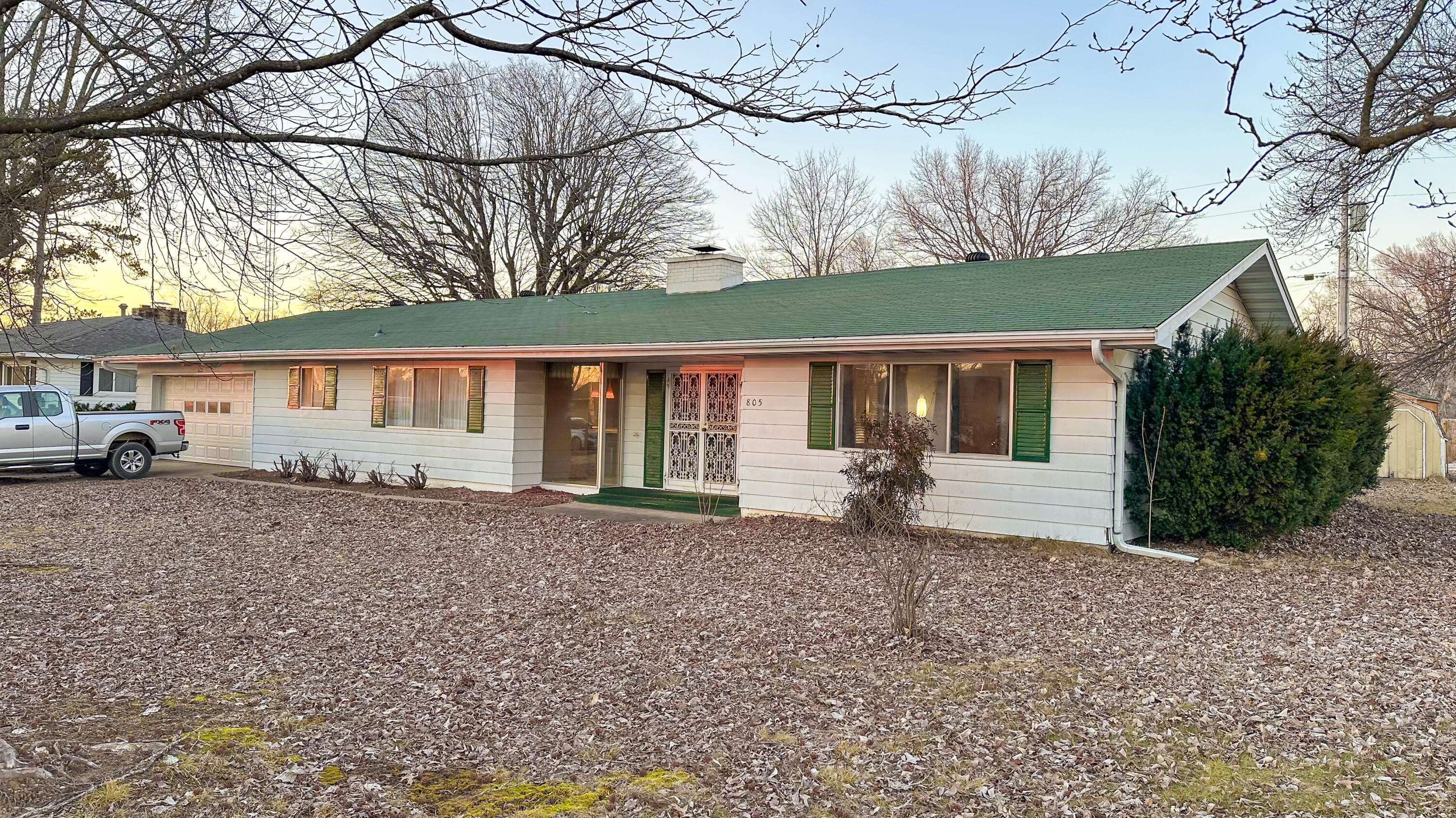 805 Carlton ST, Mountain Grove, MO 65711