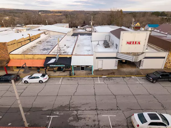 Houston, MO 65483,210 S Grand AVE