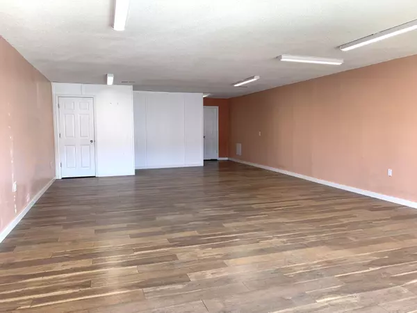 Ozark, MO 65721,513 E South ST