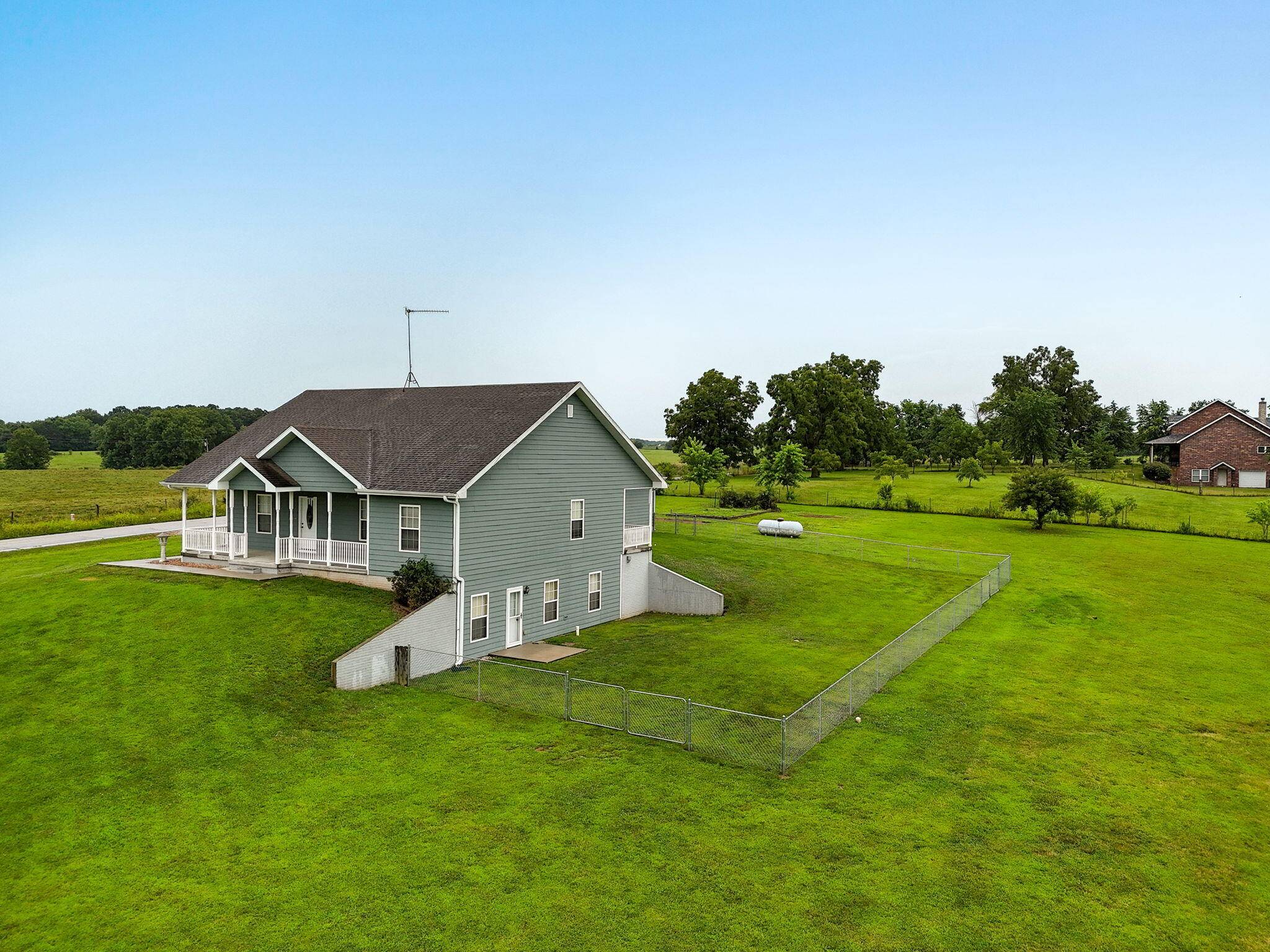 Willard, MO 65781,8690 W Farm Road 100