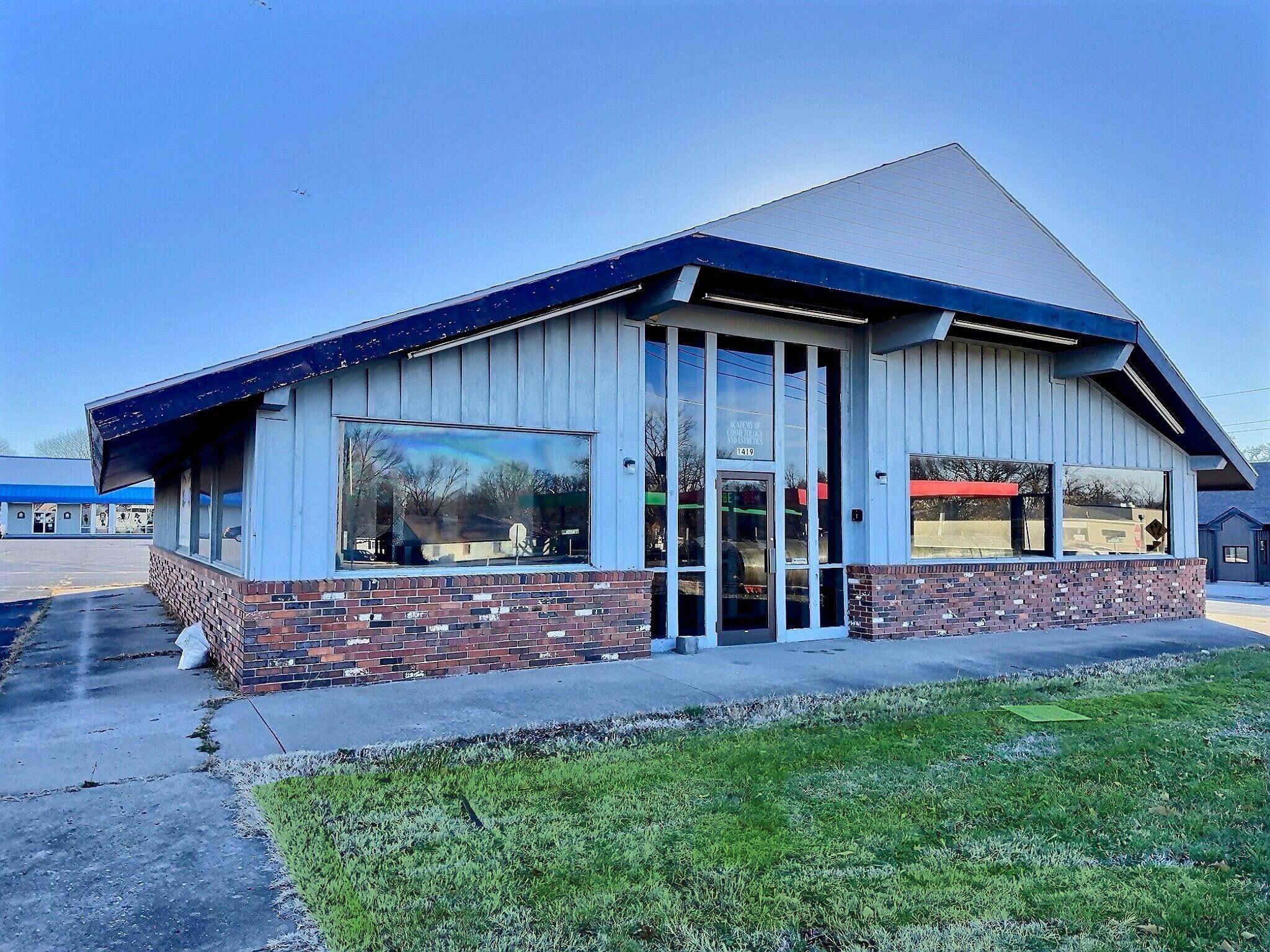 1419 W Austin, Nevada, MO 64772