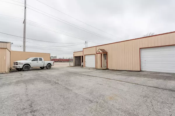 Springfield, MO 65803,219 & 303 W Chase ST