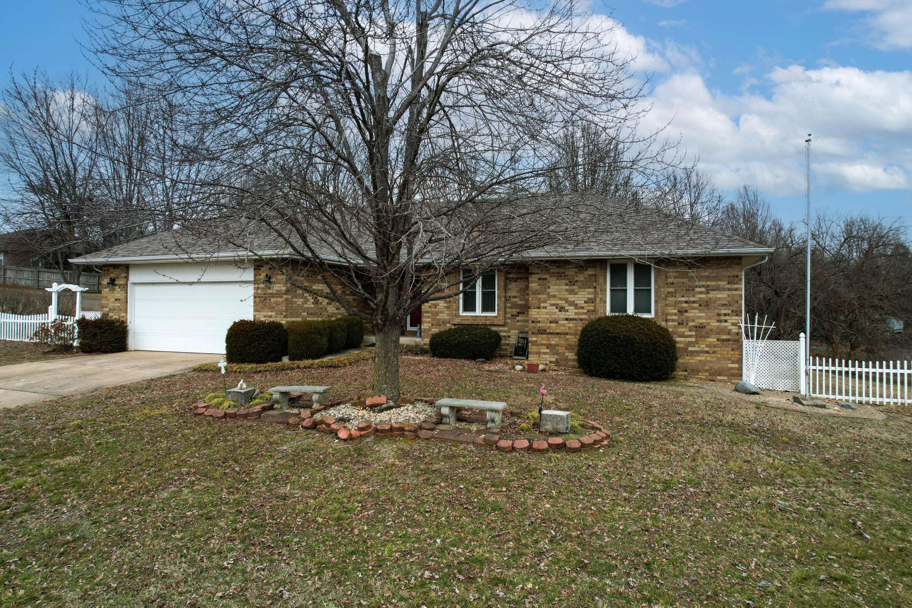 Nixa, MO 65714,1406 Windsor CT