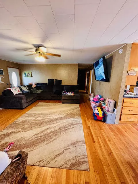 Mountain View, MO 65548,123 E 3rd ST