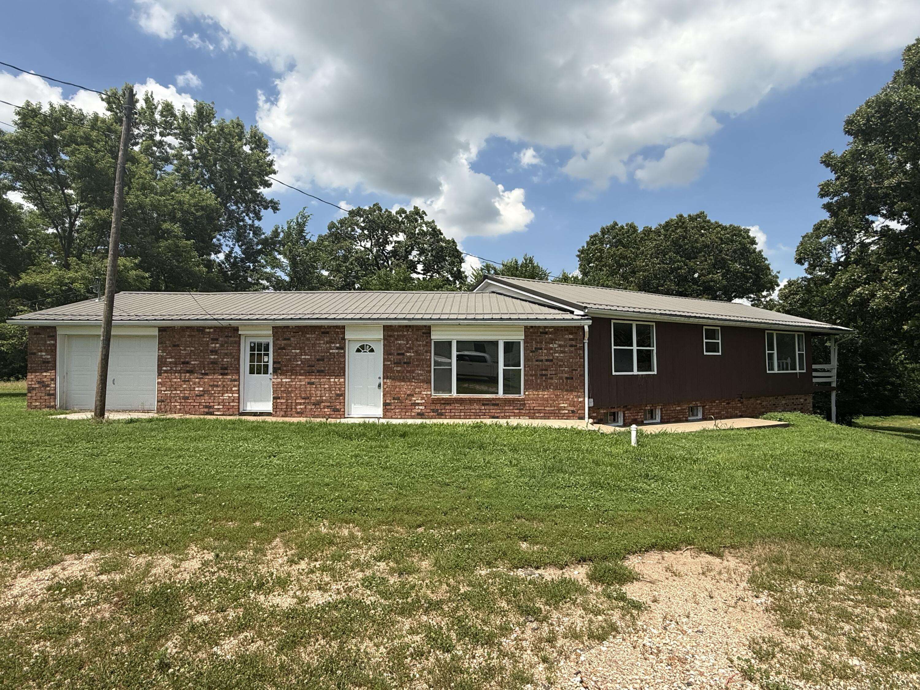 15851 Fox LN, Neosho, MO 64850