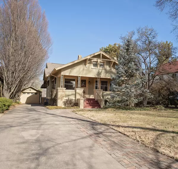 1249 E Delmar ST, Springfield, MO 65804