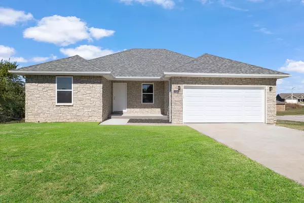 2125 S Mesa DR, Bolivar, MO 65613