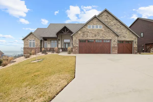 134 Pinnacle Shores DR, Lampe, MO 65681