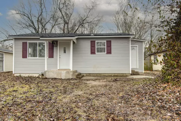 806 N Farmer AVE, Springfield, MO 65802