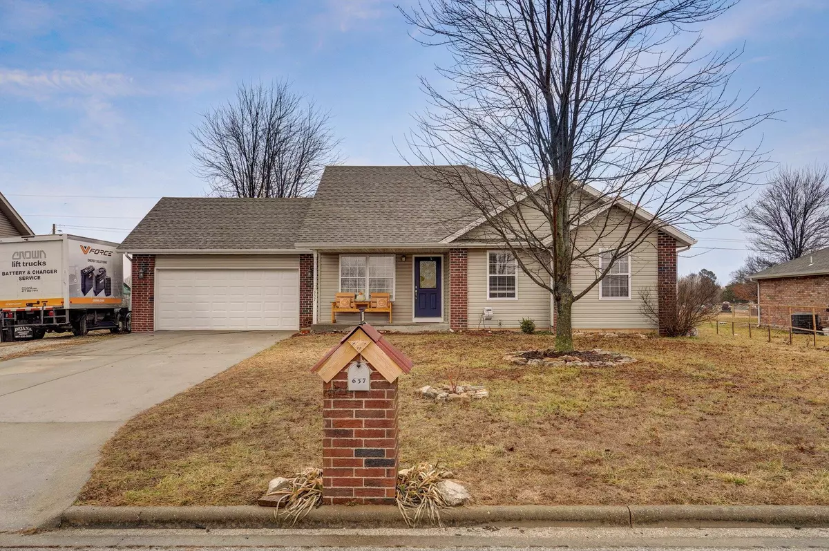 Marshfield, MO 65706,657 Birchwood ST