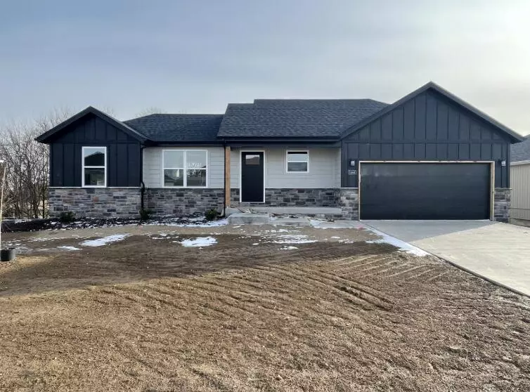 1444 E Macon ST, Republic, MO 65738