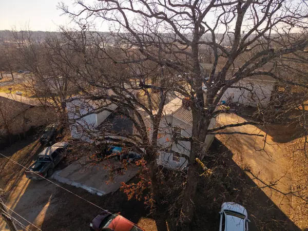 West Plains, MO 65775,1211-1217 Washington AVE