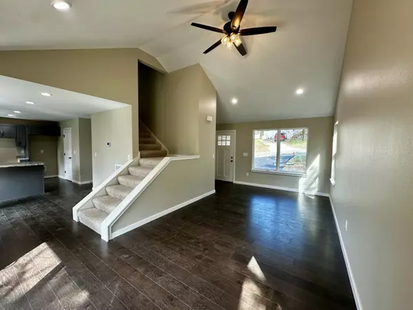 Kirbyville, MO 65679,121 Shawn RD