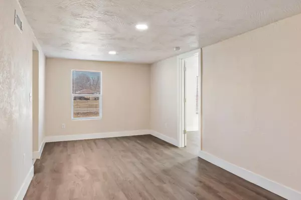 Springfield, MO 65802,1837 N Golden AVE