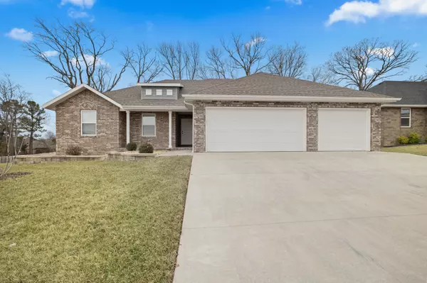 760 E Penzance CIR, Nixa, MO 65714