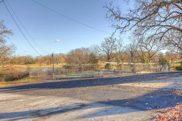 Carthage, MO 64836,988 S Country Club RD