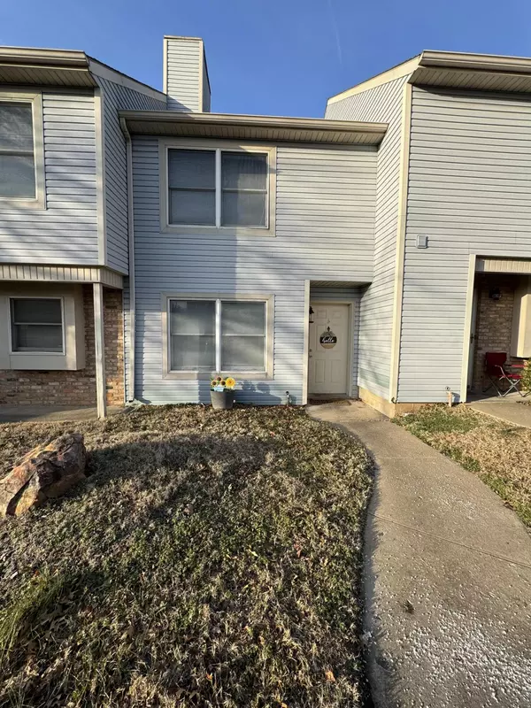 2700 S Ingram Mill RD #8, Springfield, MO 65804