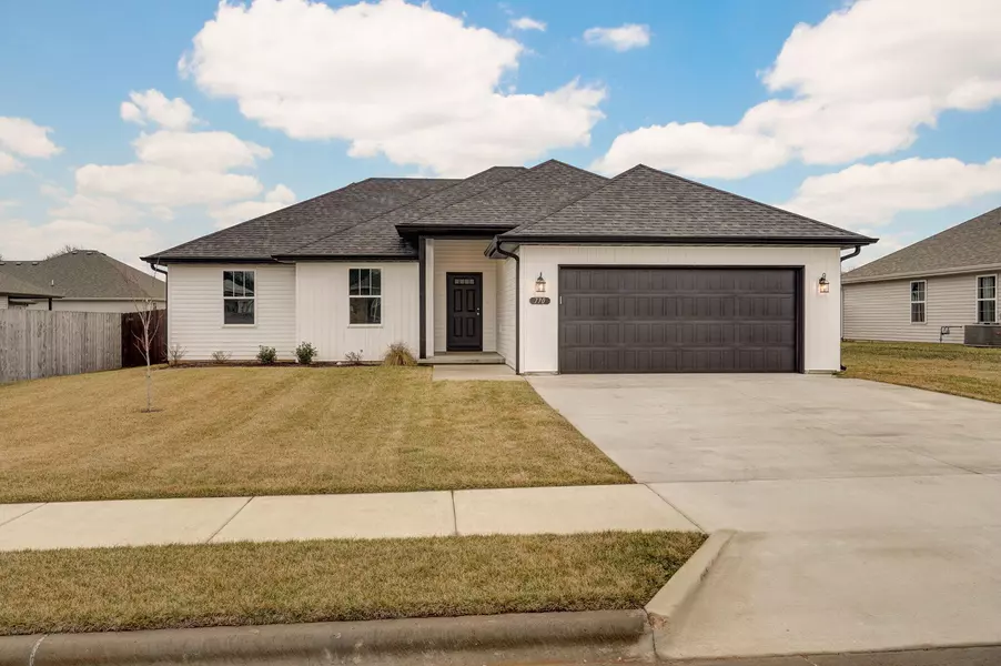 770 N Jozlynn AVE, Republic, MO 65738